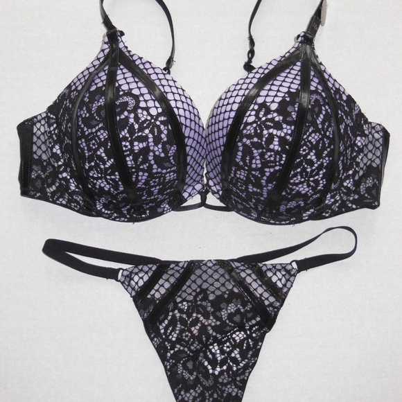 VS SCANDALOUS LIMITED EDITION Push-up Bra & Thong - Picture 6 of 6